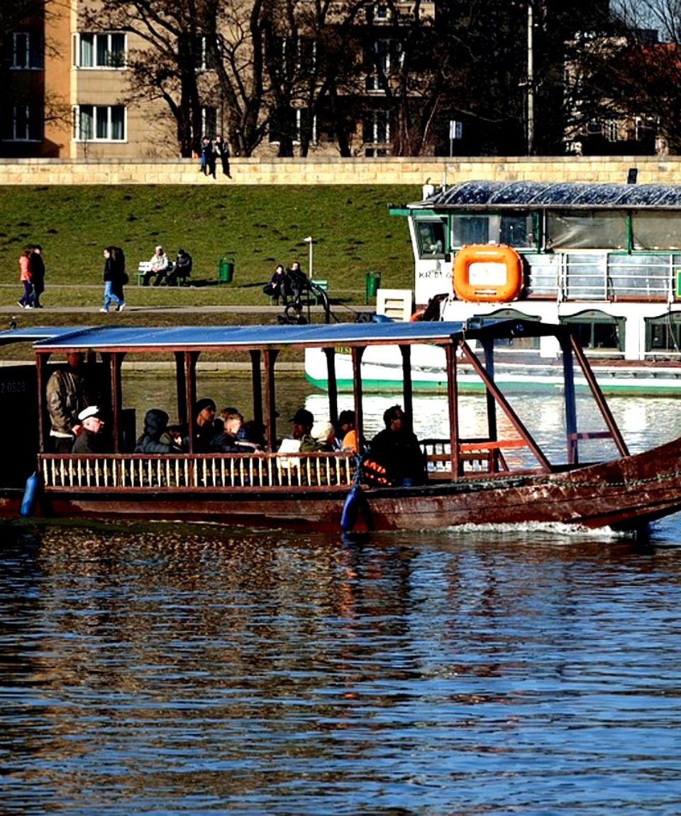 croisière apéritif bateau privatise sur le fleuve cracovie activites vimigo
