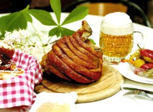 dîner traditionnel restaurant munich activite vimigo